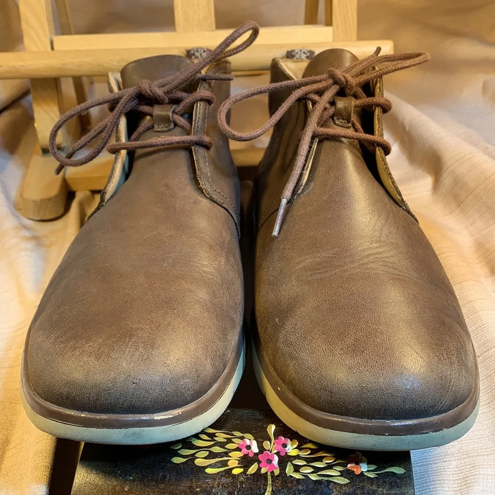 UGG soft glove leather waterproof lace up shoes